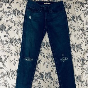 Levi’s 311 shaping skinny size 27